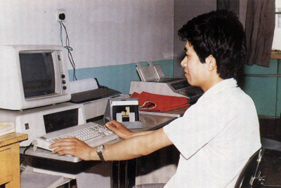 BMPC-XT盘算机。建厂后始终把手艺刷新作为事情重点来抓。1980-1988年中，每年都安排了重点手艺刷新项目。